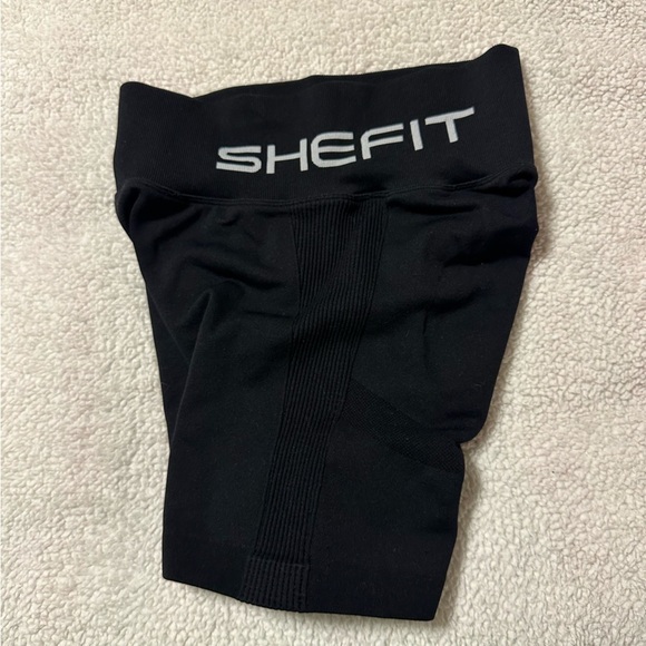 Shefit Seamless Scrunch Bootie High-Rise Bike Workout Shorts Black - Picture 13 of 16